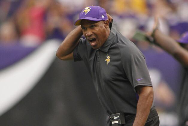 Unflappable Frazier Leads Vikings to Playoff Brink