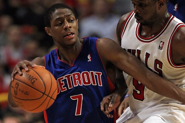 Pistons Hang on