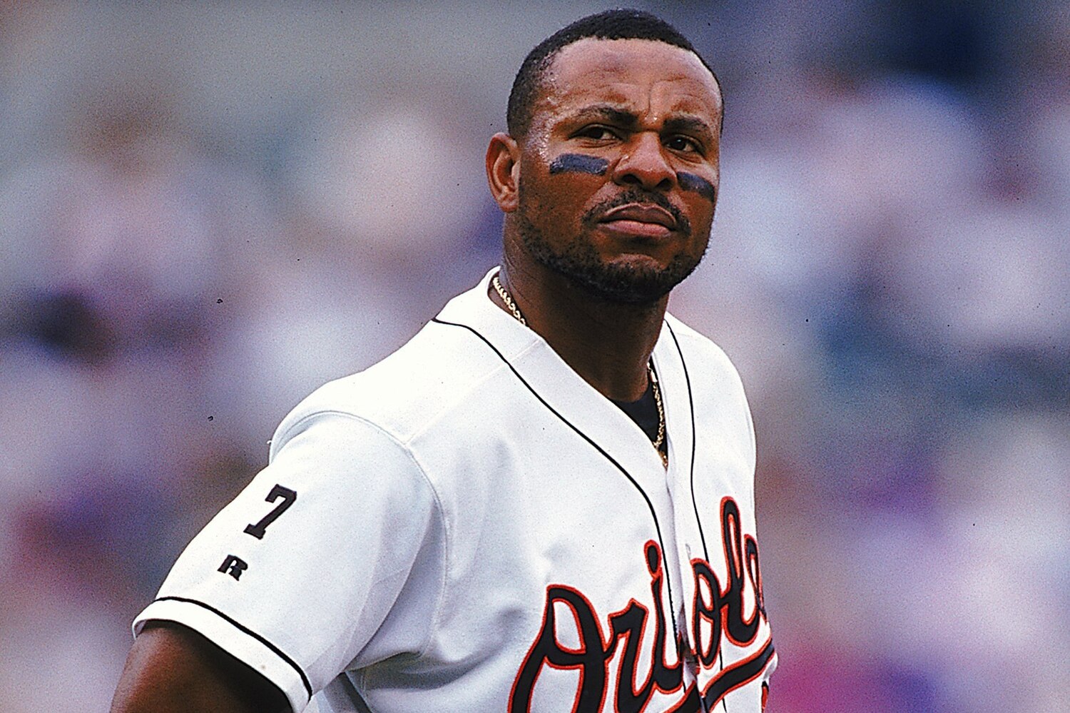 Former MLB Star Albert Belle Convinced Italians Are Extremely Lucky