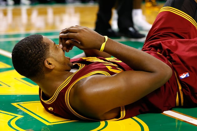 Disorganized Cleveland Cavaliers fall to Sacramento Kings, 97-94