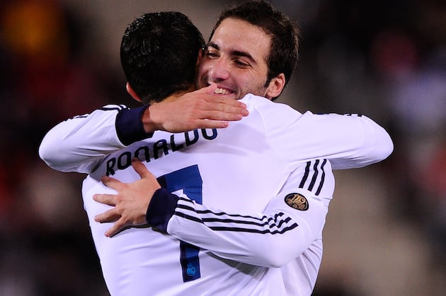 Mou Doesn't Think Higuaín and Benzema Can Play Together