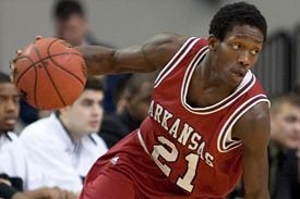 Rockets Waiting on FIBA Clearance Before Signing Beverley