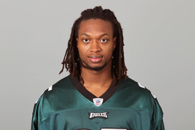 Ex-Cat Lindley Re-Signs with Eagles