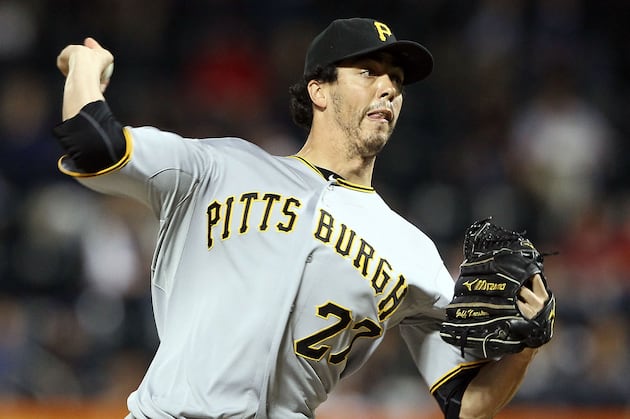 Rockies Show Some Interest in Pitchers Brandon Webb, Jeff Karstens