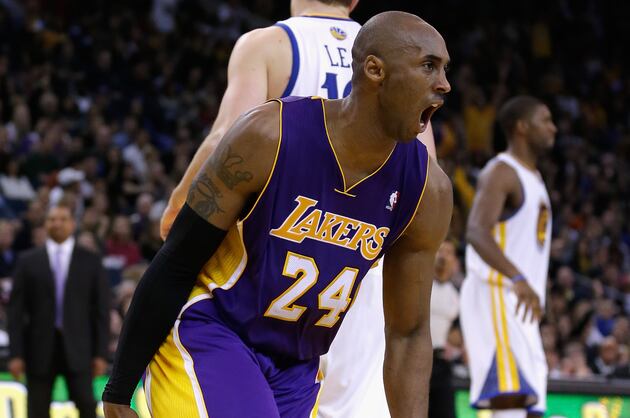 Video: Lakers' Bryant Dunks on Clippers' Paul