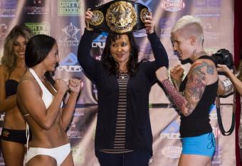 Carla Esparza (left) vs. Bec Hyatt (right). Photo Credit: Invicta FC