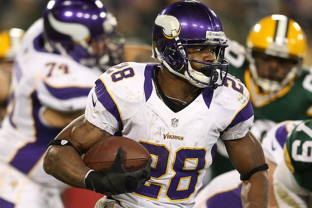 Vikings' Adrian Peterson's Season Ends in Green Bay