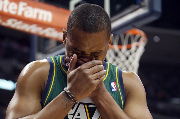 Rim-Rattling Swing of Momentum Sparks Nuggets' Rout