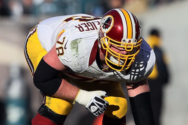 Kory Lichtensteiger Suffers Ankle Injury vs. Seahawks