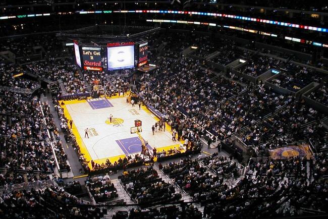 2_staples_center_limousine_crop_north