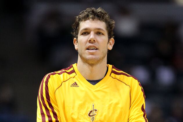 Walton Out, Leuer Back for Cavaliers' Game Tonight vs. Chicago