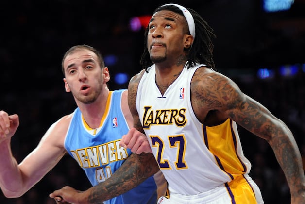 Source: Lakers' Jordan Hill out at Least a Week with Hip Injury