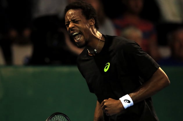 Monfils Advances in Auckland; Tomic Wins in Sydney