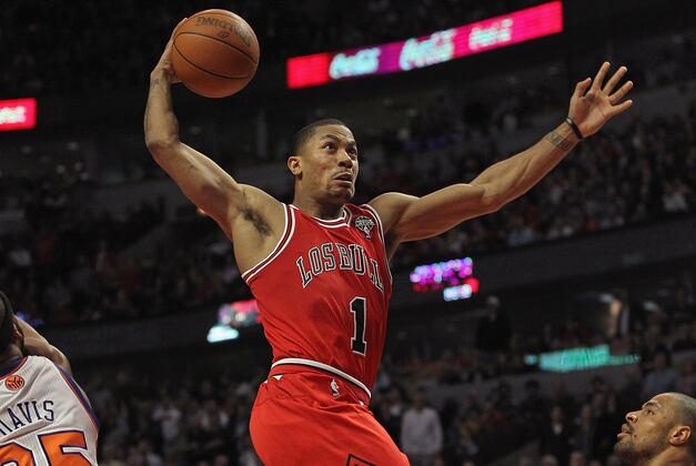 Derrick Rose Is Dunking