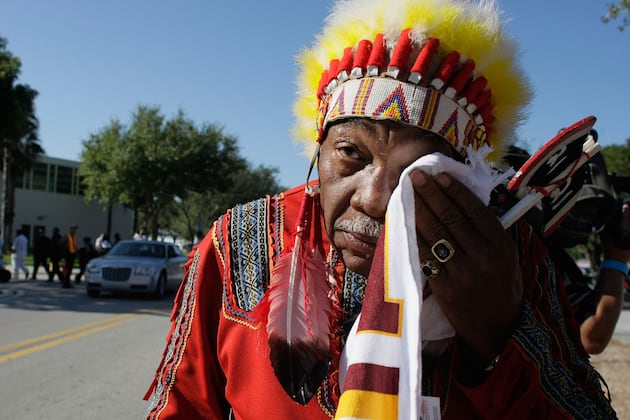 Redskins Name Change Should Be Discussed, Vincent Gray Says
