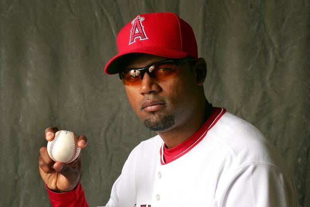Milwaukee Brewers Sign Free-Agent Pitcher Kelvim Escobar