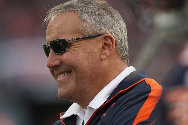 Rivera Interviews Bears Assistant