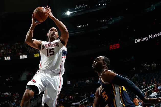 Late Rally Lifts Hawks over Jazz