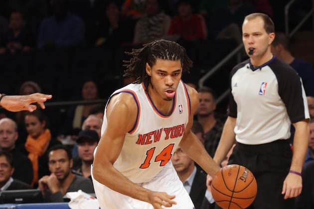Melo's Big Second Quarter Helps Knicks End Skid