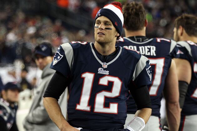 Tom Brady Breaks Joe Montana's Playoff Record in Pats' Victory