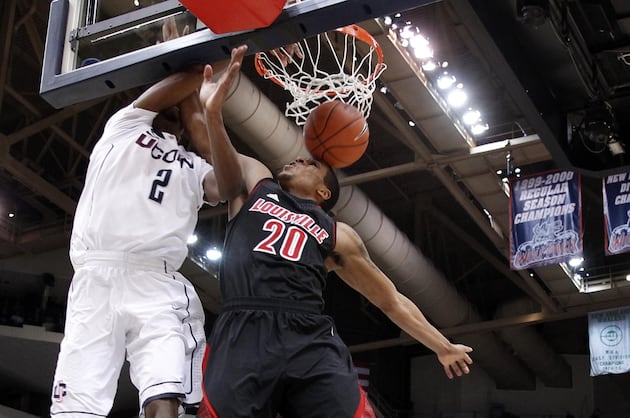 No. 1 Louisville Beats UConn 73-58