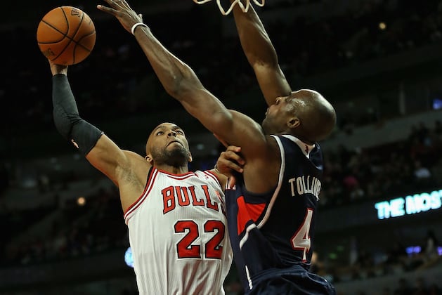 Taj Gibson Throws It Down All over Anthony Tolliver (VIDEO)