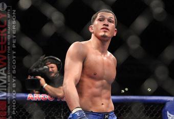 Anthony-pettis-wec-48_crop_north
