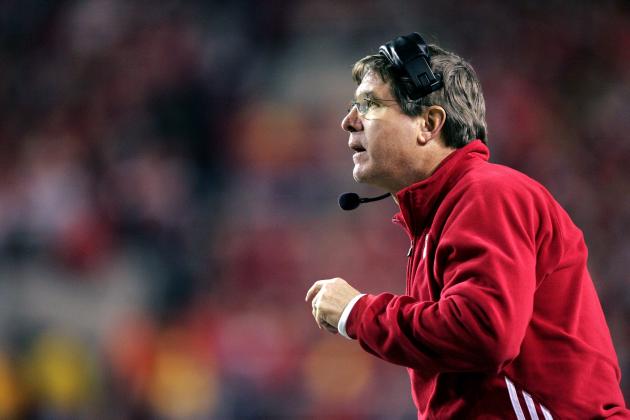 Debate: Who Should Call the Plays for Dallas in 2013?