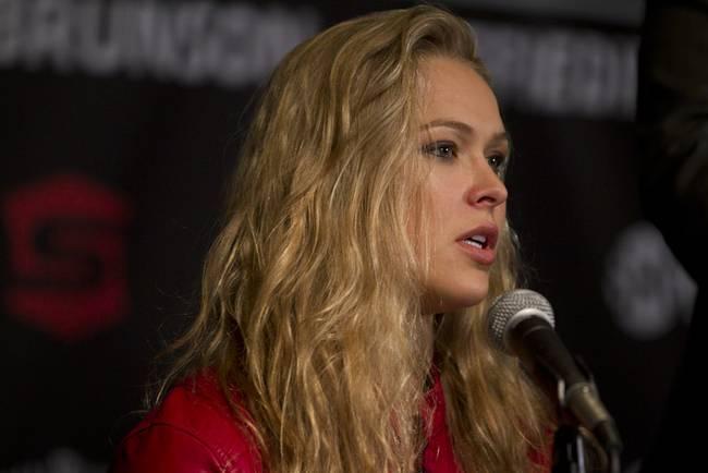 005_ronda_rousey_t653_crop_north