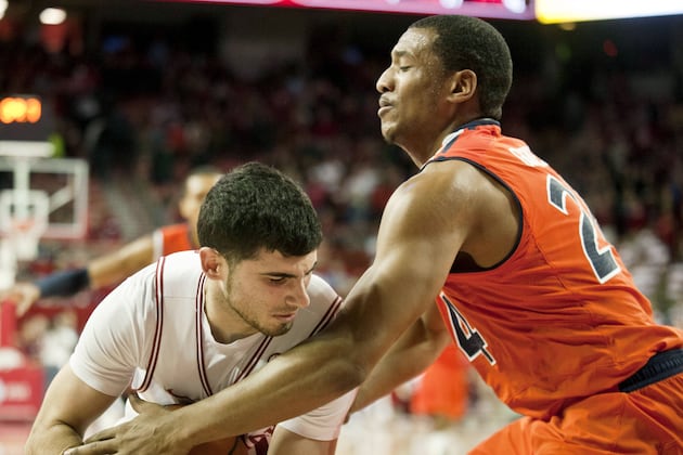 WholeHogSports: Arkansas Downs Auburn in Double OT