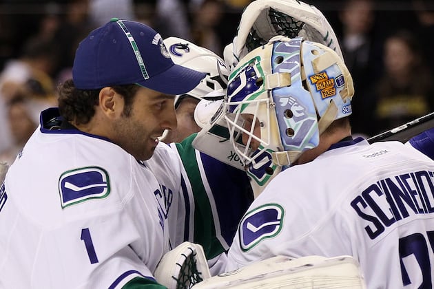 Roberto Luongo In, Cory Schneider out in Canucks' Opening-Night Flop