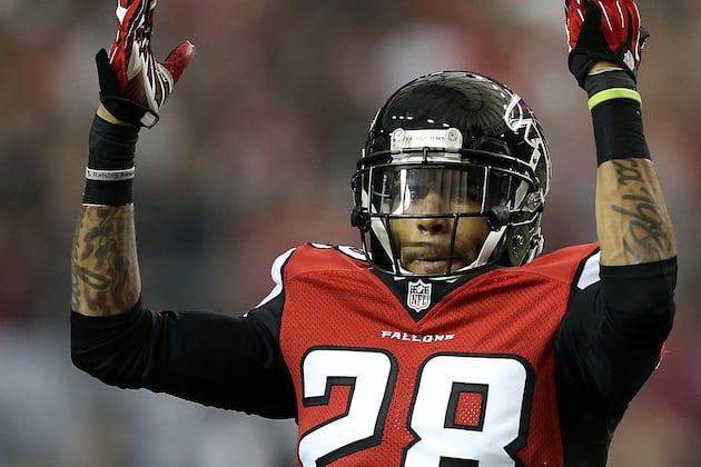 Falcons Player Makes Routine Play, Breaks out Inappropriate Celebration Dance