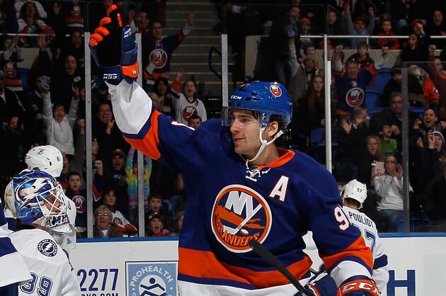 Islanders Hold off Lightning in Capuano's Return