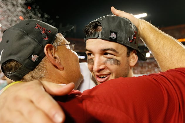 Crimson Tide's AJ McCarron Earns 2012 CFPA Quarterback Trophy