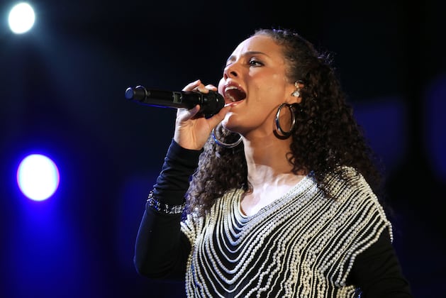 Alicia Keys Promises EXTRA a Stirring and Unique Super Bowl National Anthem