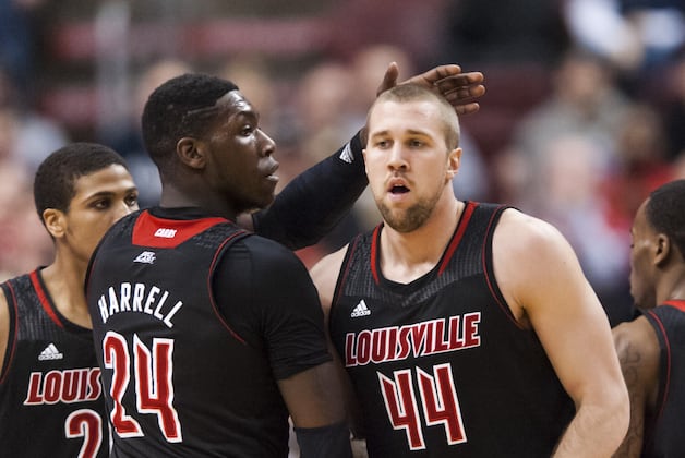 No. 5 Louisville Struggles with Fundamentals in Upset Loss to Villanova