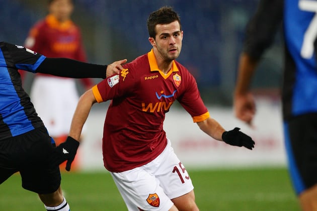 Spurs Suffer Pjanic Blow as Roma Midfielder Welcomes Barcelona Interest