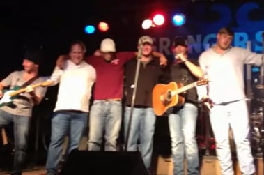 Watch: Manziel Sings on Stage with Spencer Nealy to “We Bleed Maroon”