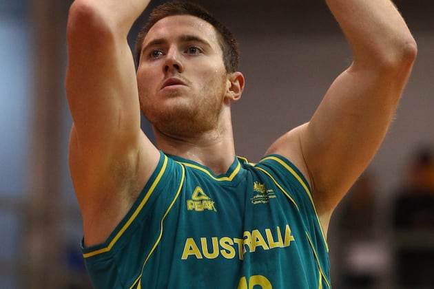 Spurs Officially Sign Aron Baynes