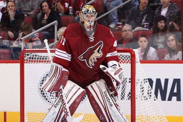 Mike Smith Exits with Undisclosed Injury; LaBarbera in at Goalie