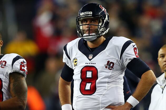 Schaub Enjoys a Break from the Criticism in Hawaii