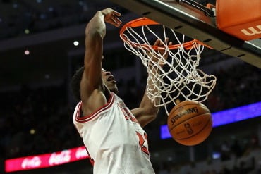 Jimmy Butler Dunks on Greg Monroe (VIDEO)