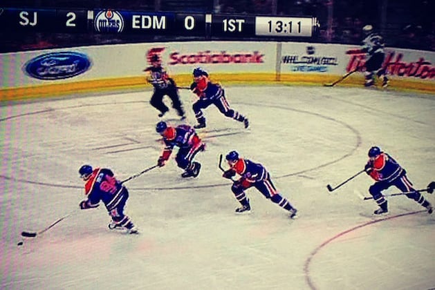 PHOTO: Edmonton Oilers Pull Off the Flying V