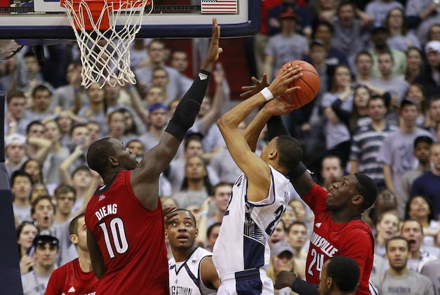 Bowen's Tip Helps Georgetown Upset No. 5 Louisville 53-51