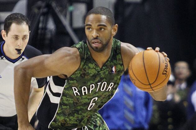 Irving Buries Last-Second 3-Pointer to Down Raptors
