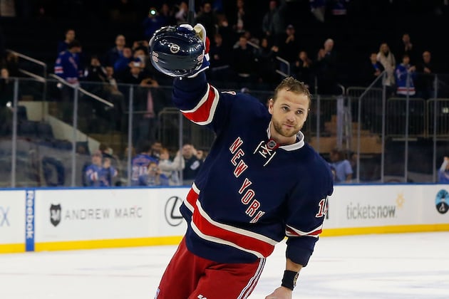 Rangers Rally to Beat Maple Leafs 5-2