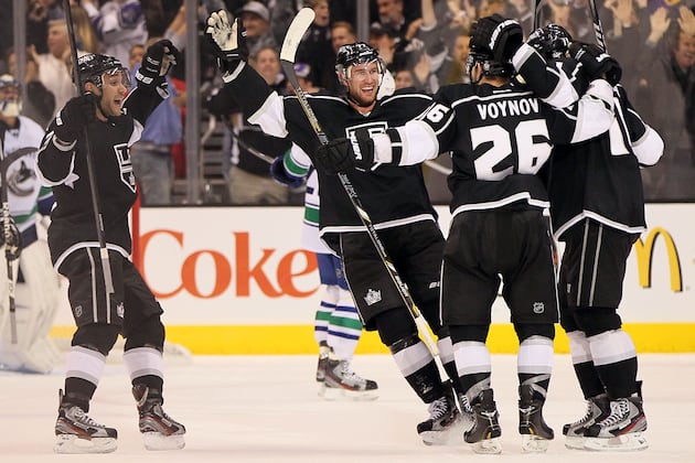 Carter, Voynov Rescue Kings Against Canucks