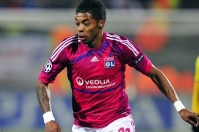 Schalke Loan Bastos from Lyon