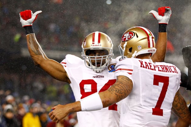 Kaepernick's Fastball No Joke for WR Moss