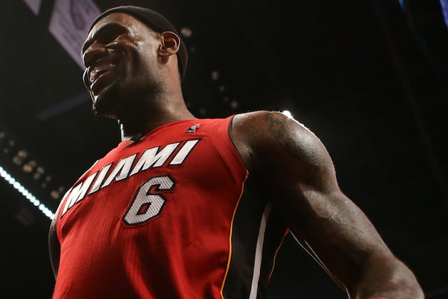 Fan Tries to Raise $1 Million for LeBron's Charity If He Enters Dunk Contest